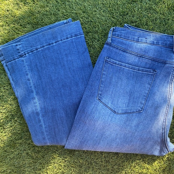 SIZE 29 - LEITH HIGH WAIST FLARE JEANS - Picture 6 of 7